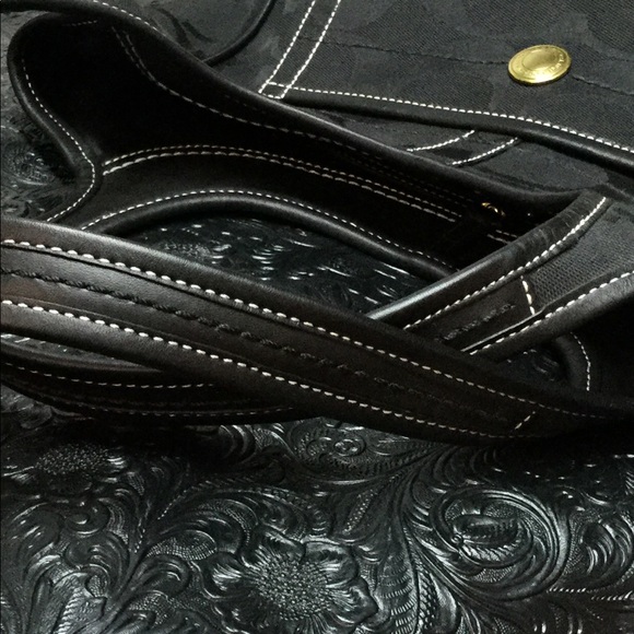 coach bag—-euc - Picture 3 of 5